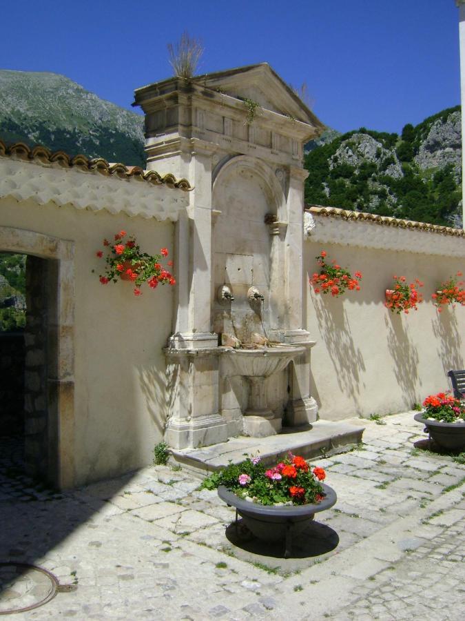 Villa Casa Stefania Barrea Exterior foto